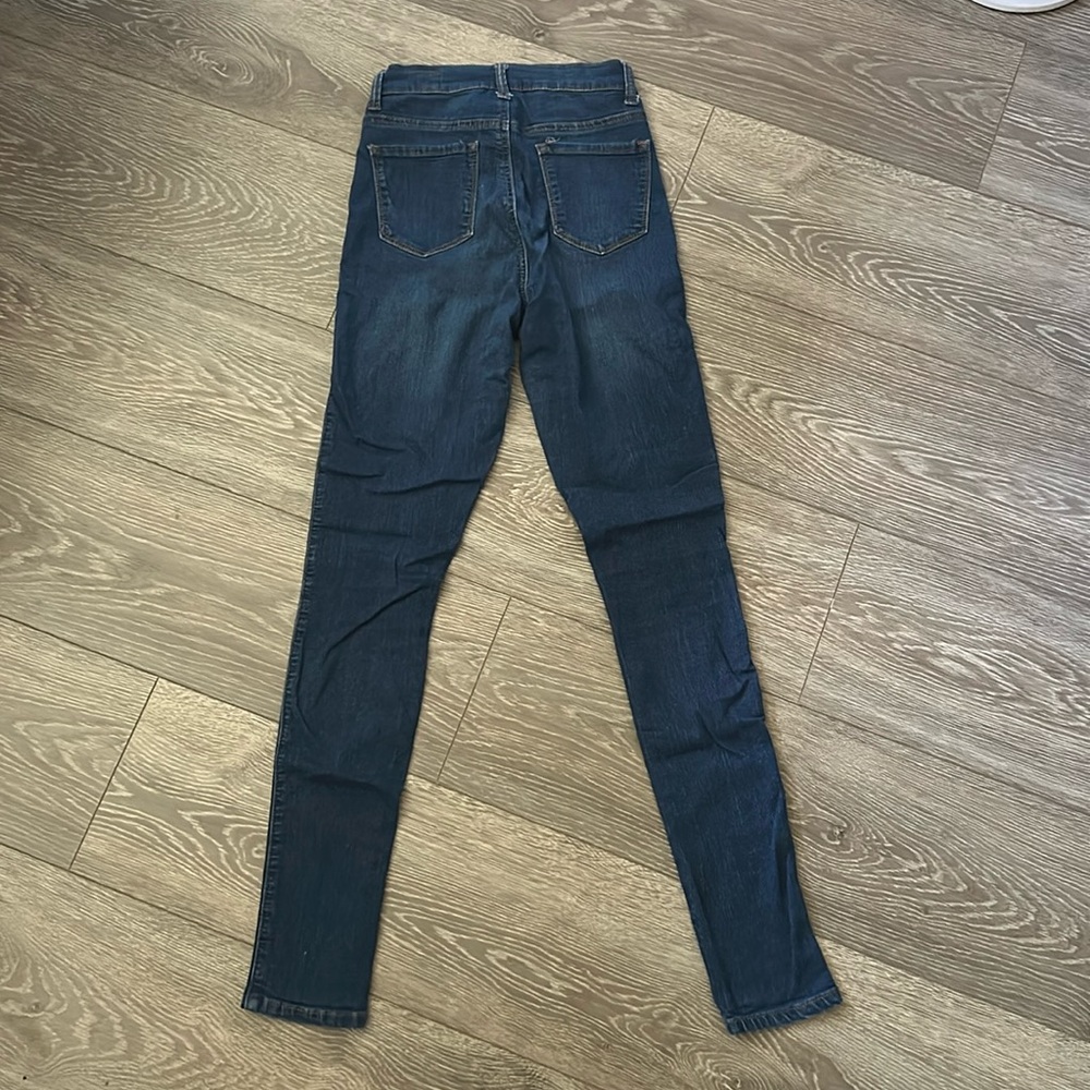 Blue Jeans - Picture 3 of 4